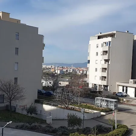 Jass Next To Mall Of Apartman Split