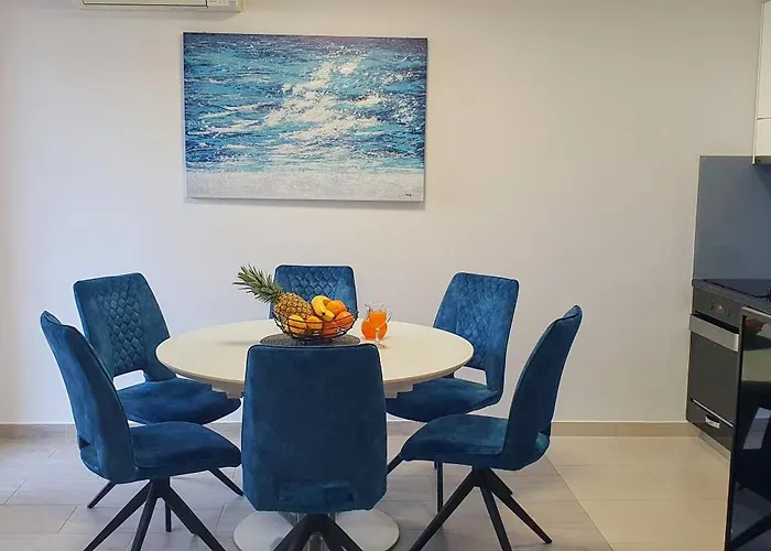 Jass Next To Mall Of * Split